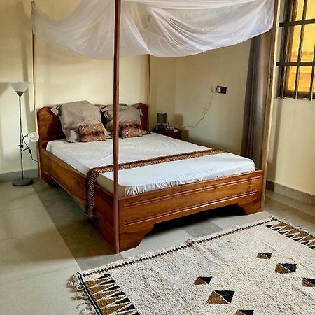 Ferienwohnung Porto-Novo Logement Lumineux Et Calme Exterior foto