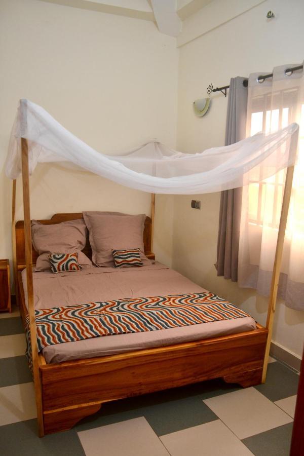 Ferienwohnung Porto-Novo Logement Lumineux Et Calme Exterior foto